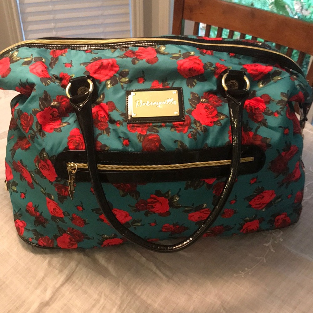 Betsy Johnson Betsyville Twinkle Toes overnight bag